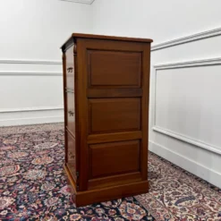 Commode anglaise classique