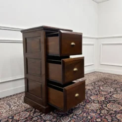 Commode anglaise classique
