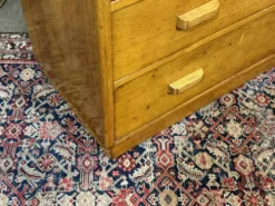Commode anglaise des années 1950 en chêne
