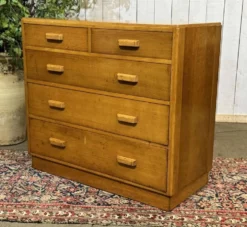 Commode anglaise des années 1950 en chêne