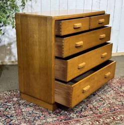 Commode anglaise des années 1950 en chêne
