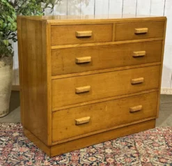 Commode anglaise des années 1950 en chêne