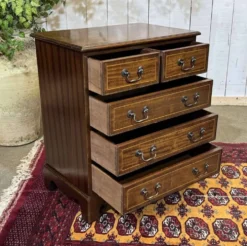 Commode anglaise en acajou, années 1950