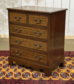 Commode anglaise en acajou, années 1950