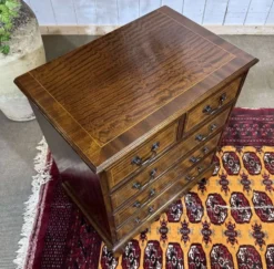Commode anglaise en acajou, années 1950