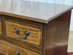 Commode anglaise en acajou, années 1950