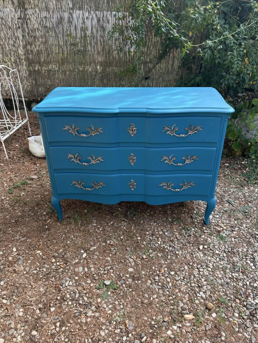 Commode arbalète