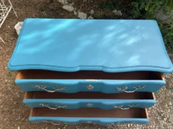 Commode arbalète
