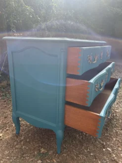 Commode arbalète