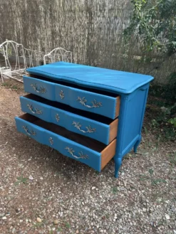 Commode arbalète