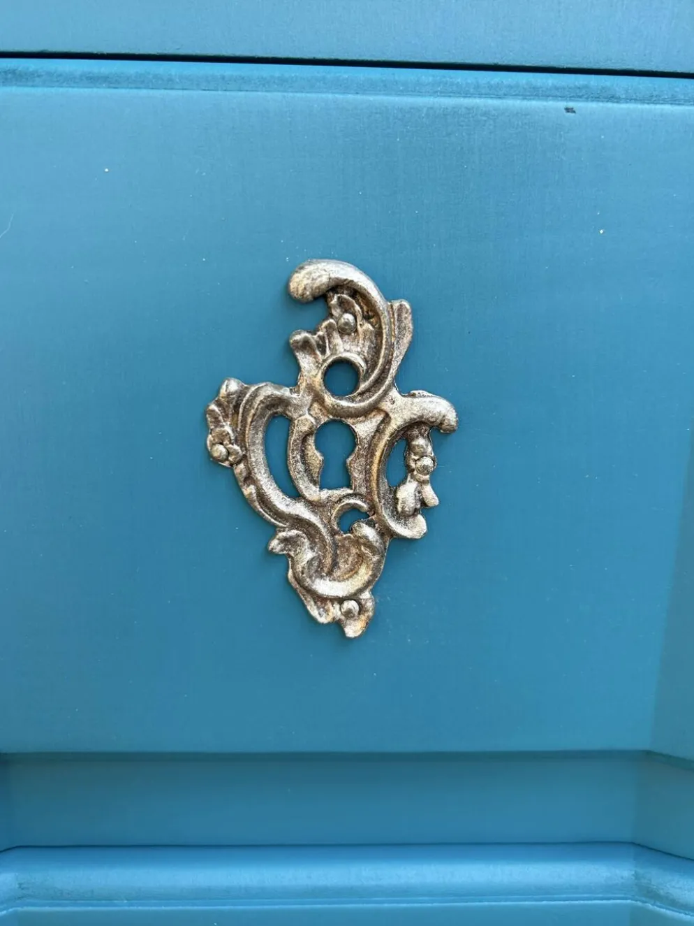 Commode arbalète