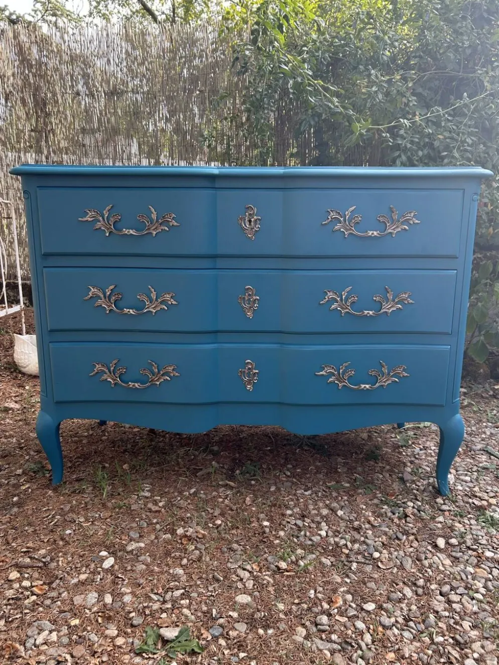 Commode arbalète