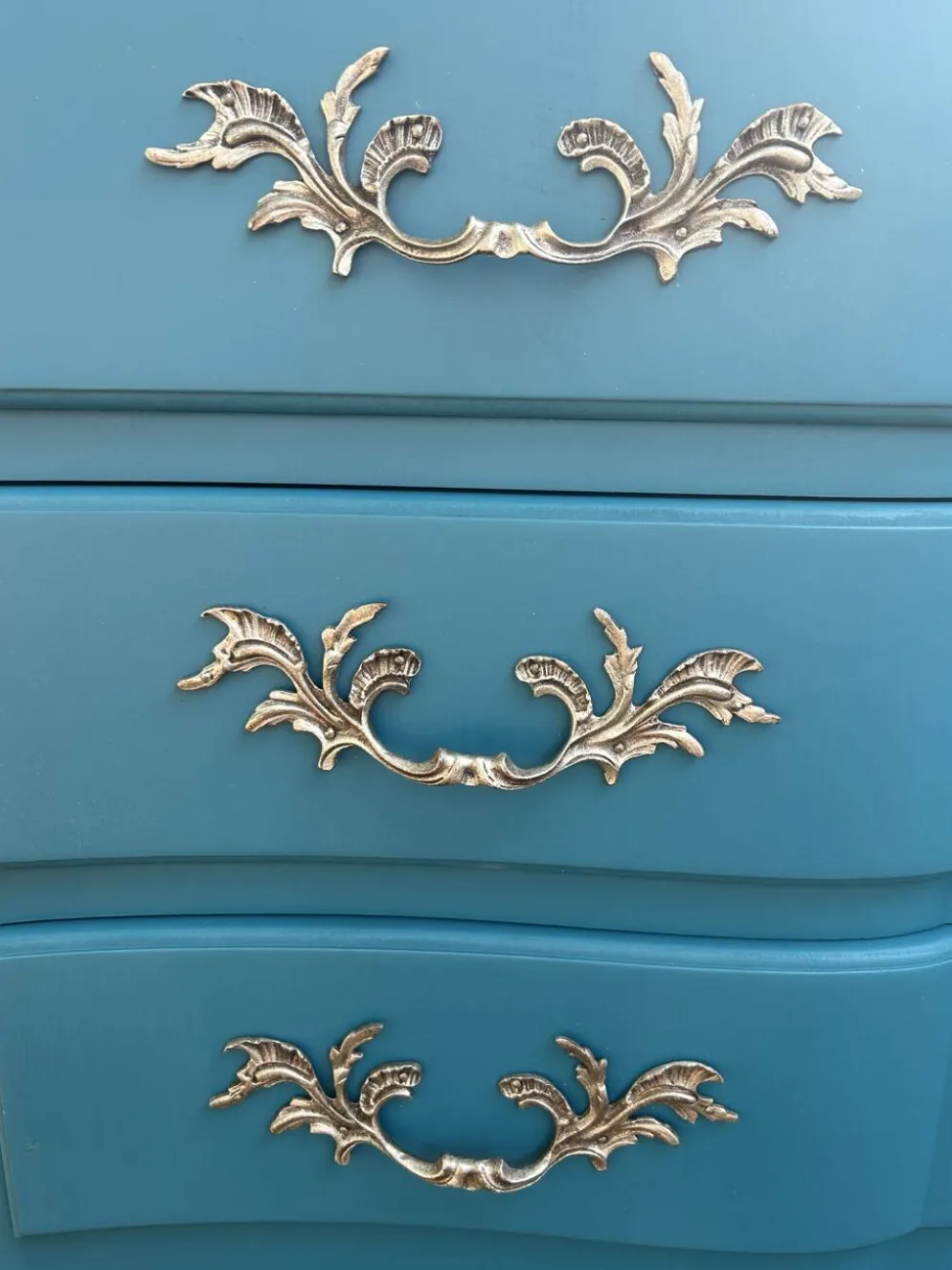 Commode arbalète