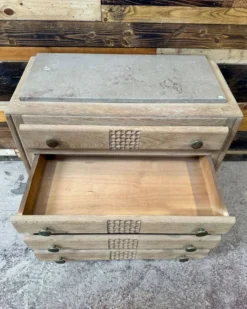 Commode Art Déco en chêne aérogommée