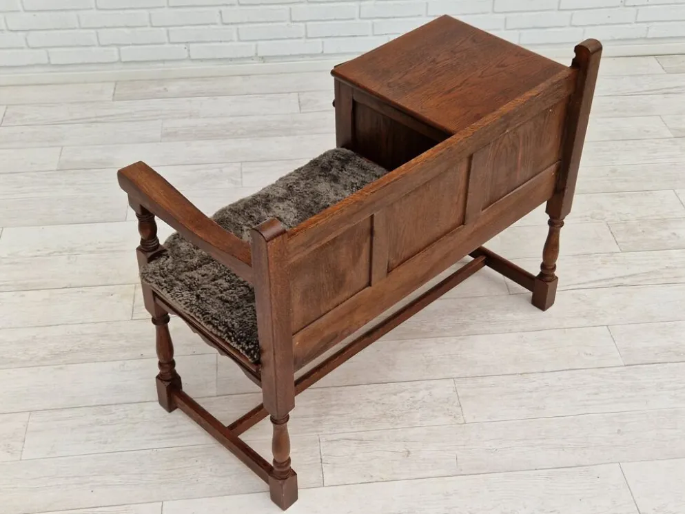 Commode assise en chêne années 1950 scandinave