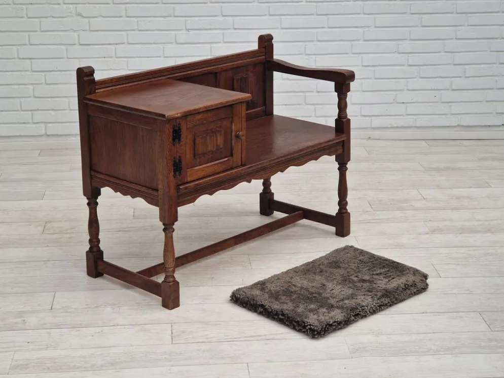 Commode assise en chêne années 1950 scandinave
