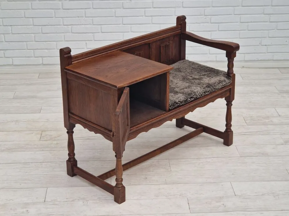 Commode assise en chêne années 1950 scandinave