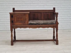 Commode assise en chêne années 1950 scandinave