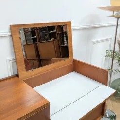 Commode avec coiffeuse intégrée