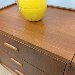 Commode avec coiffeuse intégrée