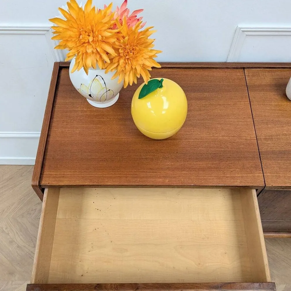 Commode avec coiffeuse intégrée