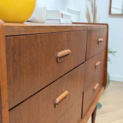 Commode avec coiffeuse intégrée