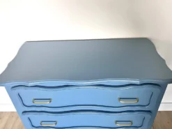 Commode bleue organique