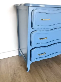 Commode bleue organique