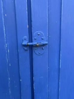 Commode bois peint bleu Majorelle