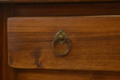 Commode brutaliste 3 tiroirs en orme par Aranjou, 1960