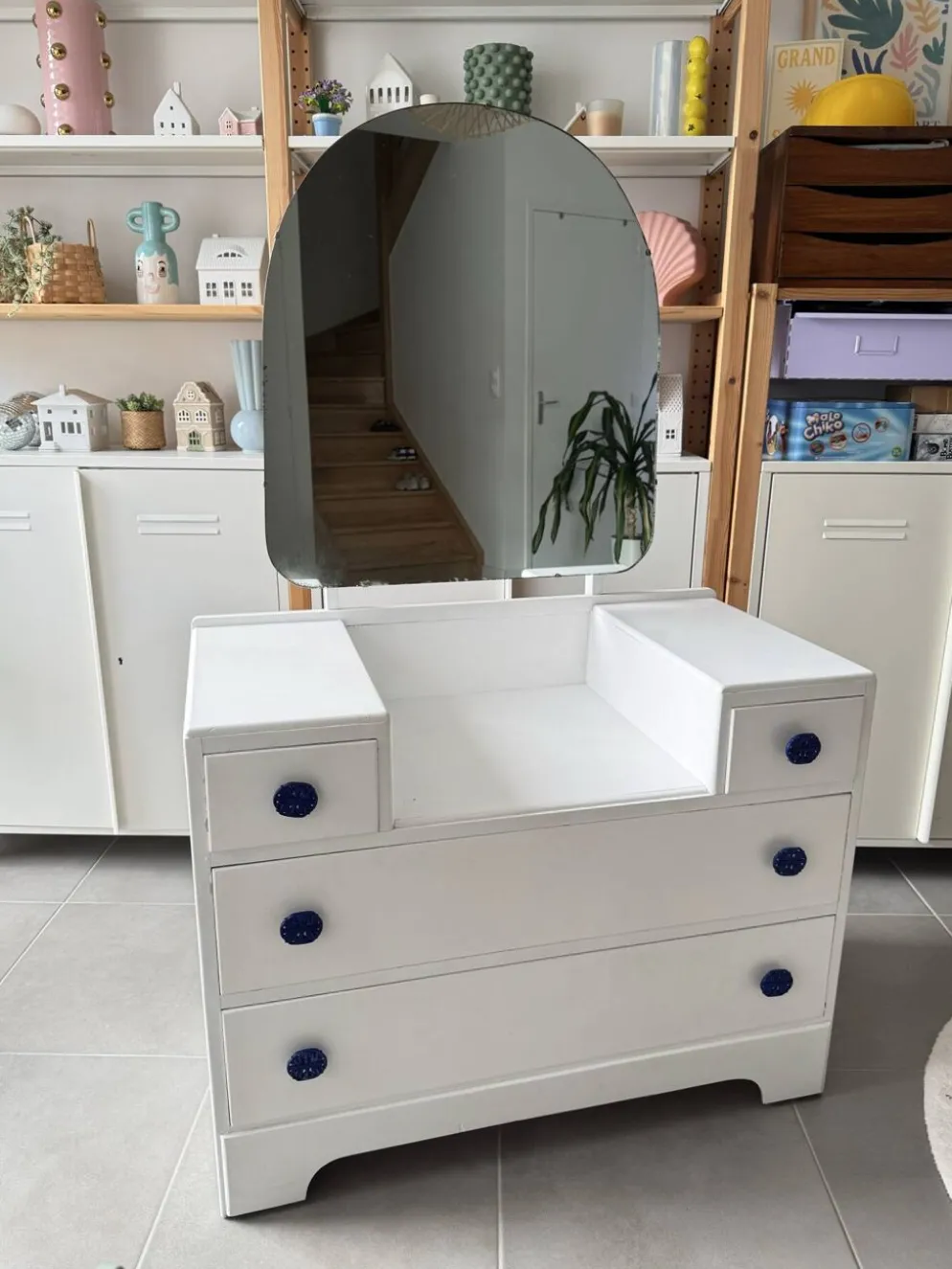 Commode buffet blanc asymétrique coiffeuse vintage