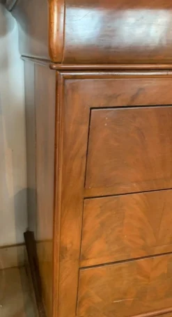 Commode coifeuse Louis Philippe en acajou et placage XIX siècle