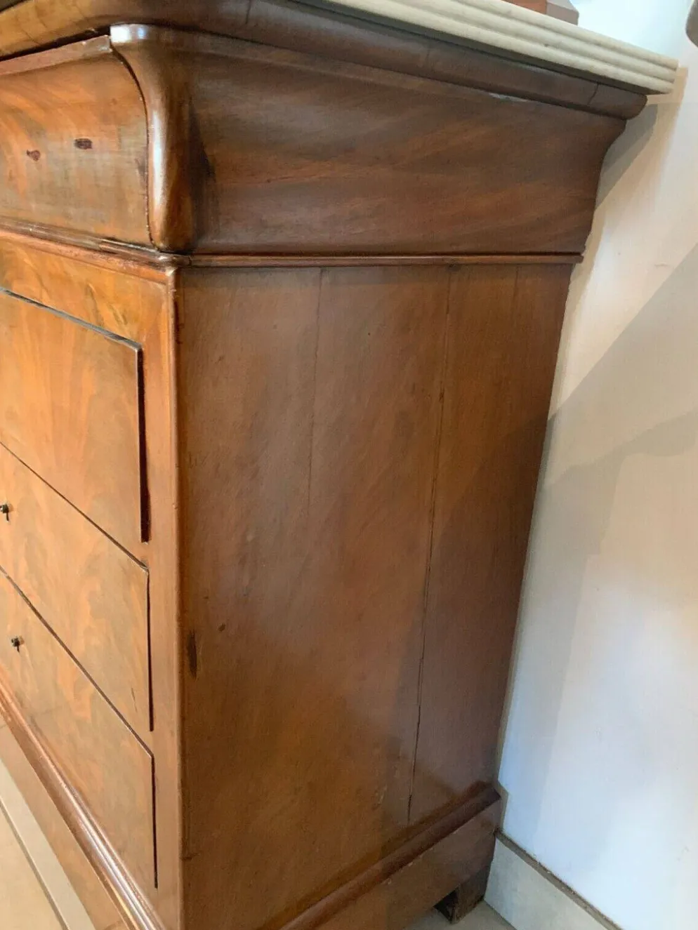 Commode coifeuse Louis Philippe en acajou et placage XIX siècle