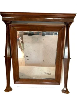 Commode coifeuse Louis Philippe en acajou et placage XIX siècle