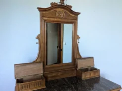 Commode coiffeuse en noyer fin 19ème siècle