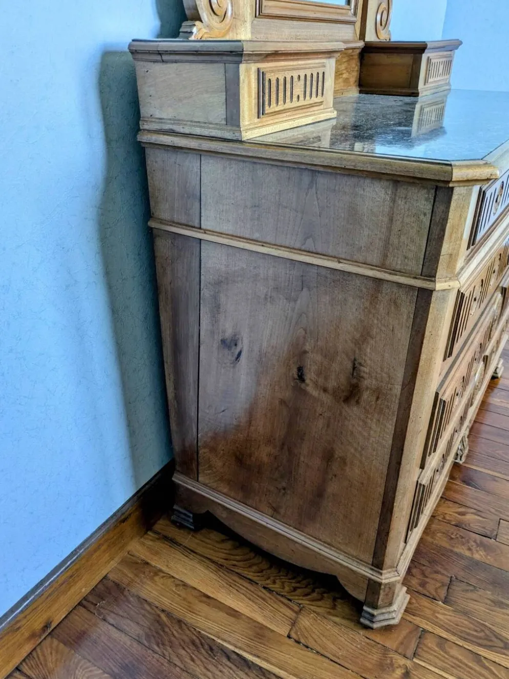 Commode coiffeuse en noyer fin 19ème siècle