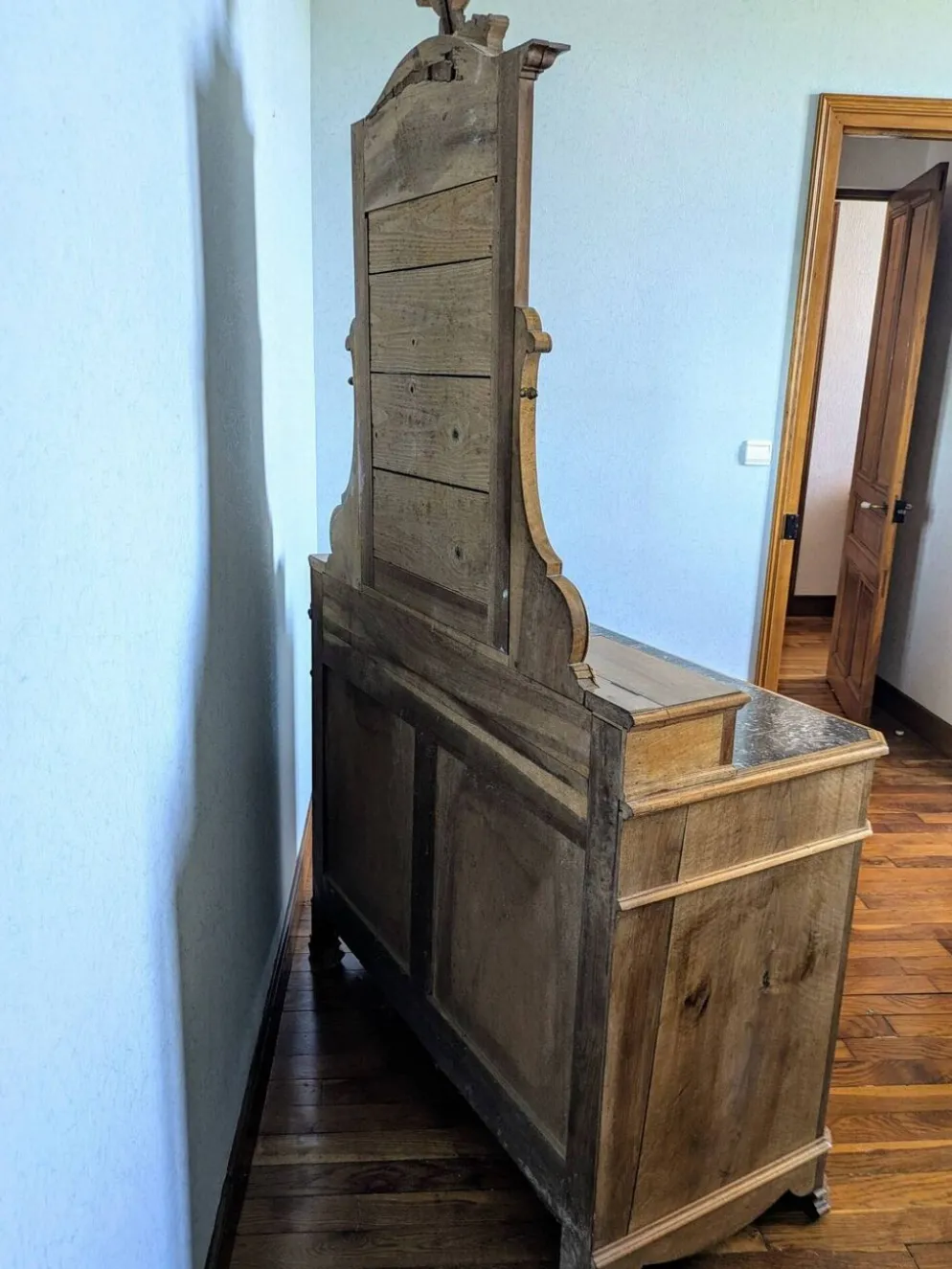 Commode coiffeuse en noyer fin 19ème siècle