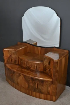 Commode-coiffeuse en ronce de noyer, Angleterre – 1920