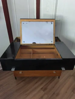 Commode coiffeuse moderniste dlg André Monpoix