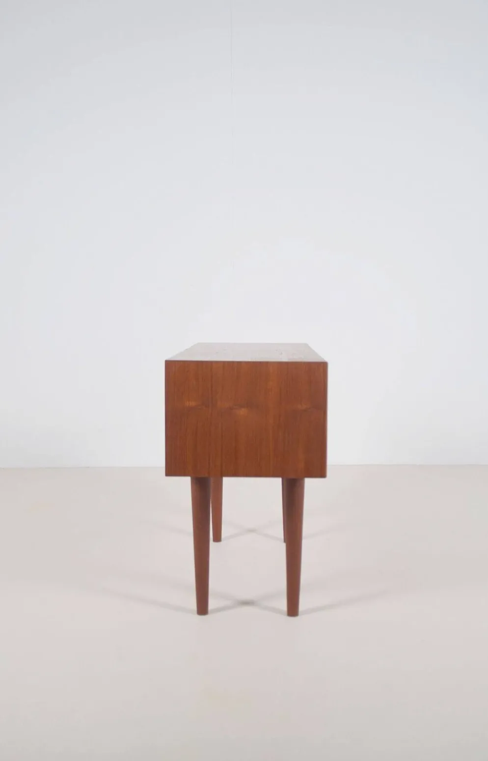 Commode danoise conçue par Kai Kristiansen pour FM Mobler, années 1960.