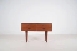 Commode danoise conçue par Kai Kristiansen pour FM Mobler, années 1960.
