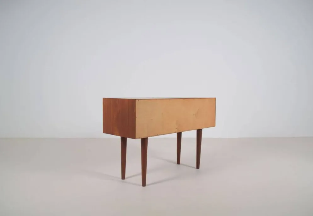 Commode danoise conçue par Kai Kristiansen pour FM Mobler, années 1960.