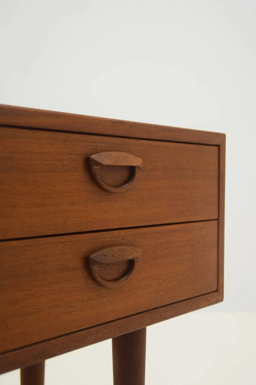 Commode danoise conçue par Kai Kristiansen pour FM Mobler, années 1960.