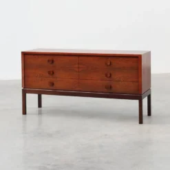 Commode danoise moderne du milieu du siècle, Danemark, vers les années 1960.