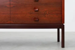 Commode danoise moderne du milieu du siècle, Danemark, vers les années 1960.