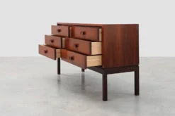 Commode danoise moderne du milieu du siècle, Danemark, vers les années 1960.