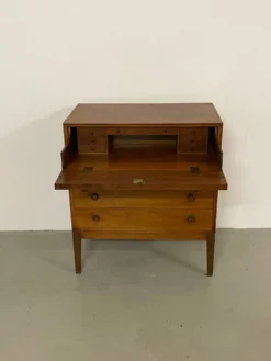 Commode danoise à tiroirs par Peter Hvidt 1950