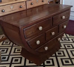 Commode demi lune