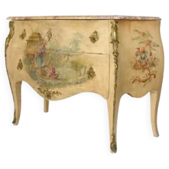Commode de style louis XV