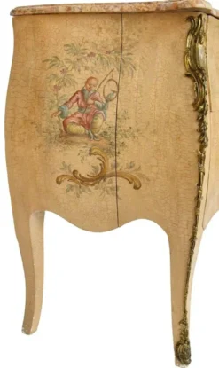 Commode de style louis XV